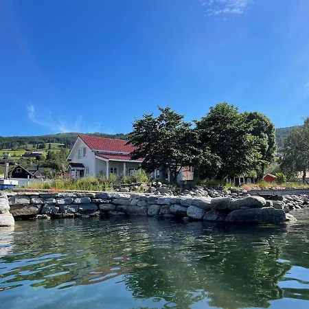 Dom wakacyjny House With Oceanview Stryn