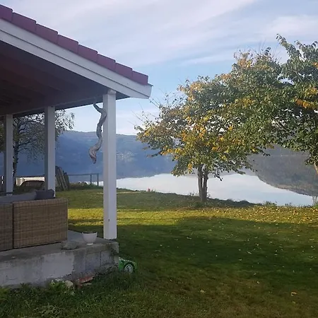 House With Oceanview * Stryn